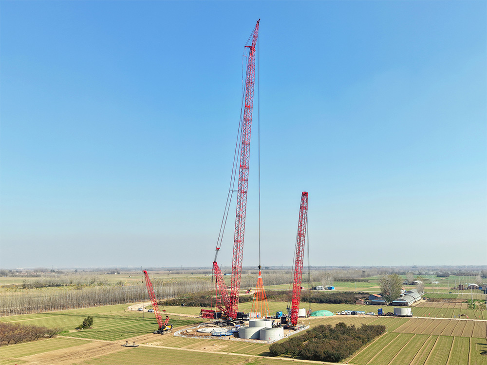 深圳市粤润通吊装运输有限公司多机位协同攻坚 国电投临清51.875万千瓦风力发电项目全速推进中